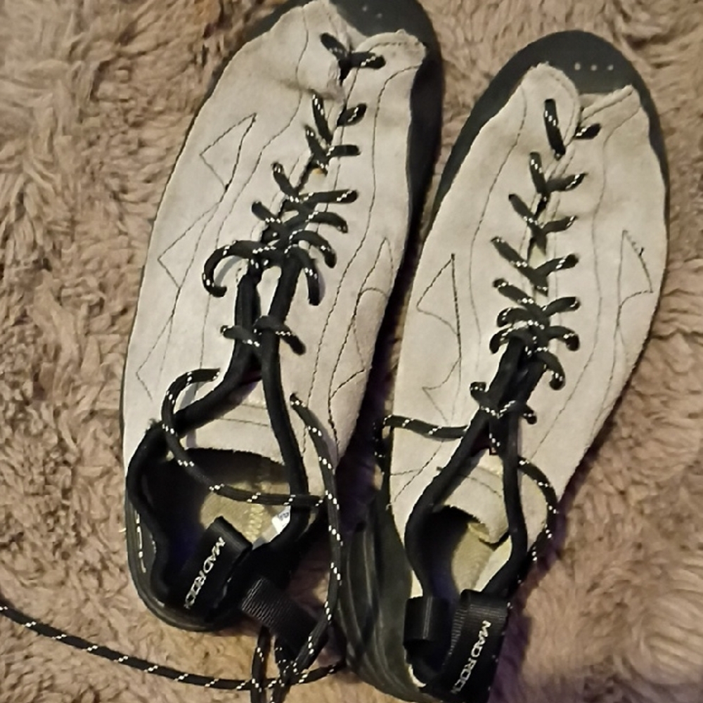 Mad Rock Men's Suede Climbing Shoes - Gray and Black